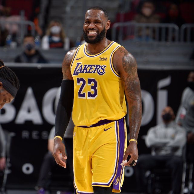 德罗巴迎来十五赛季出色发挥，拜仁观众热烈欢呼！引发球迷热议的简单介绍爱游戏对战平台